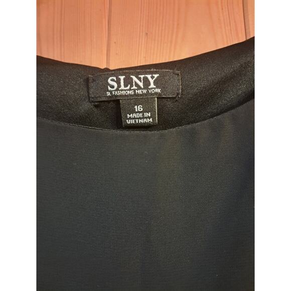 Black dress - Picture 2 of 5